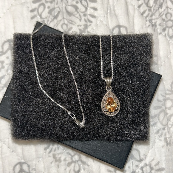 Elegant Teardrop Citrine/Yellow Topaz & Crystal Birthstone/ Pendant Necklace - Picture 3 of 9
